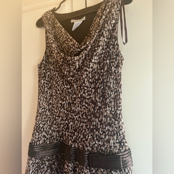 Fun & Frilly Sleeveless Dress - Picture 9 of 9